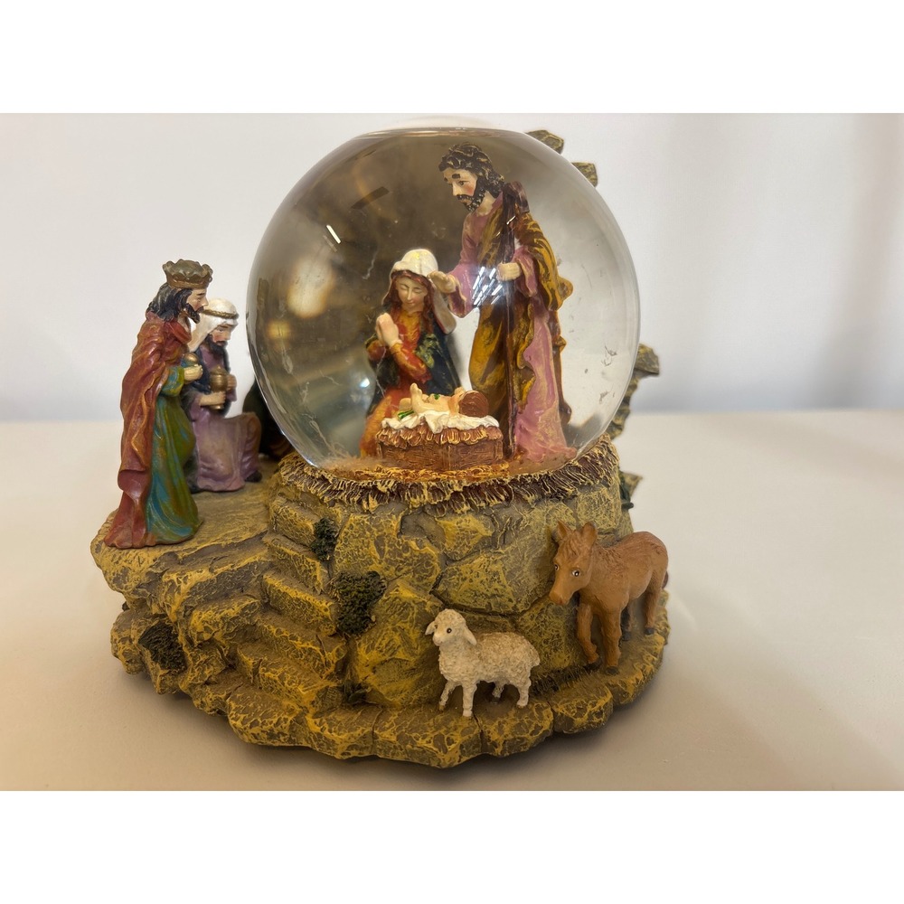 Sankyo Musical Nativity Snow Globe Christmas Decor Holy Family Three Wise Men